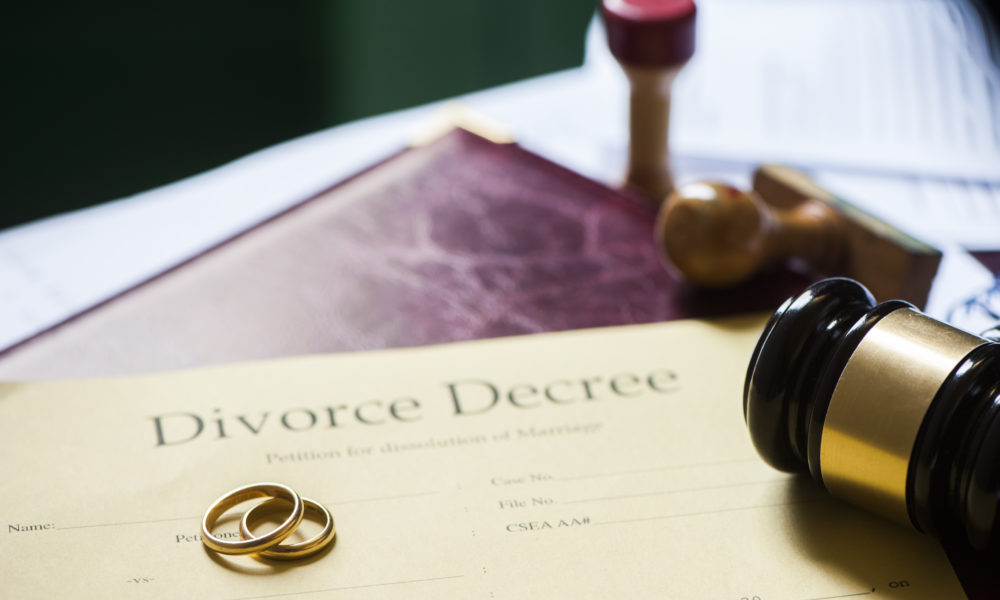 How a Family Law Attorney Can Help with Divorce Proceedings